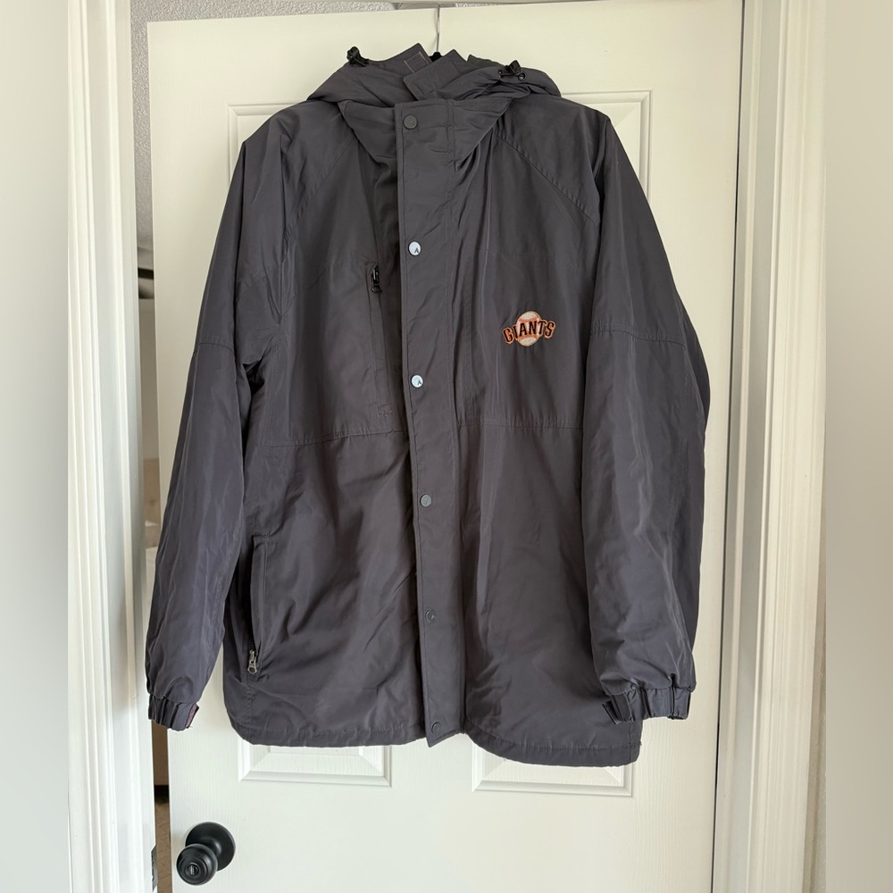 Antigua SF Giants  Men's Charcoal Giants Windbreaker